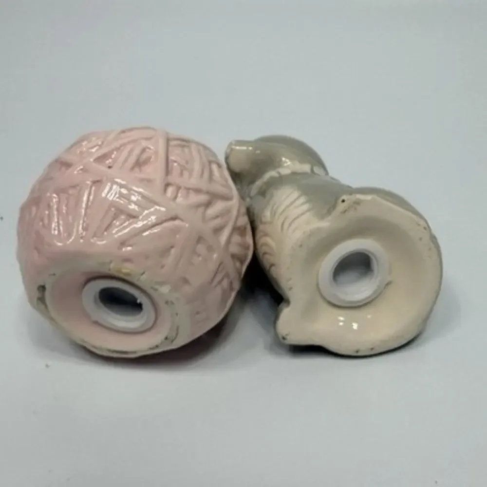 Kitten Ball of Yarn Salt Pepper Shakers Vintage Kitsch Anthropomorphic Gray Pink
